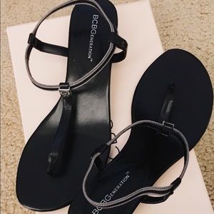 Flat sandals